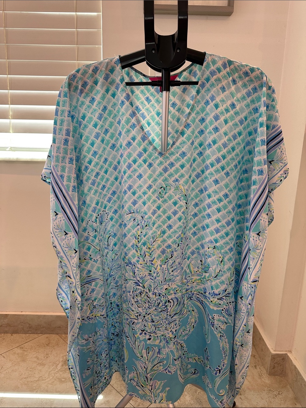 Lilly Pulitzer Aqua & White Paisley-Print Swim Coverup/ Caftan No Slip